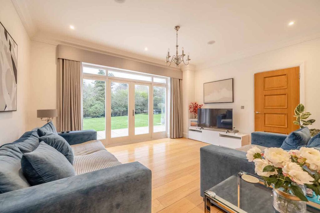 Additional image 17 of 6 bed detached house for saleBurtons Way, Chalfont St Giles HP8