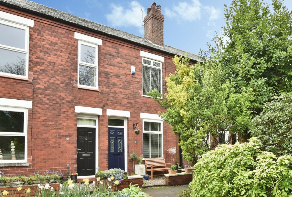 2 bed terraced house for saleCrescent Grove, Cheadle, Greater Manchester SK8