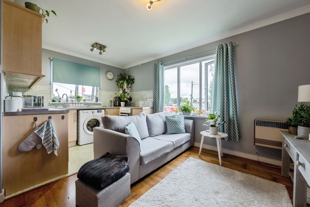 Additional image 7 of 1 bed flat for saleFernleigh Gardens, Wadebridge, Cornwall PL27
