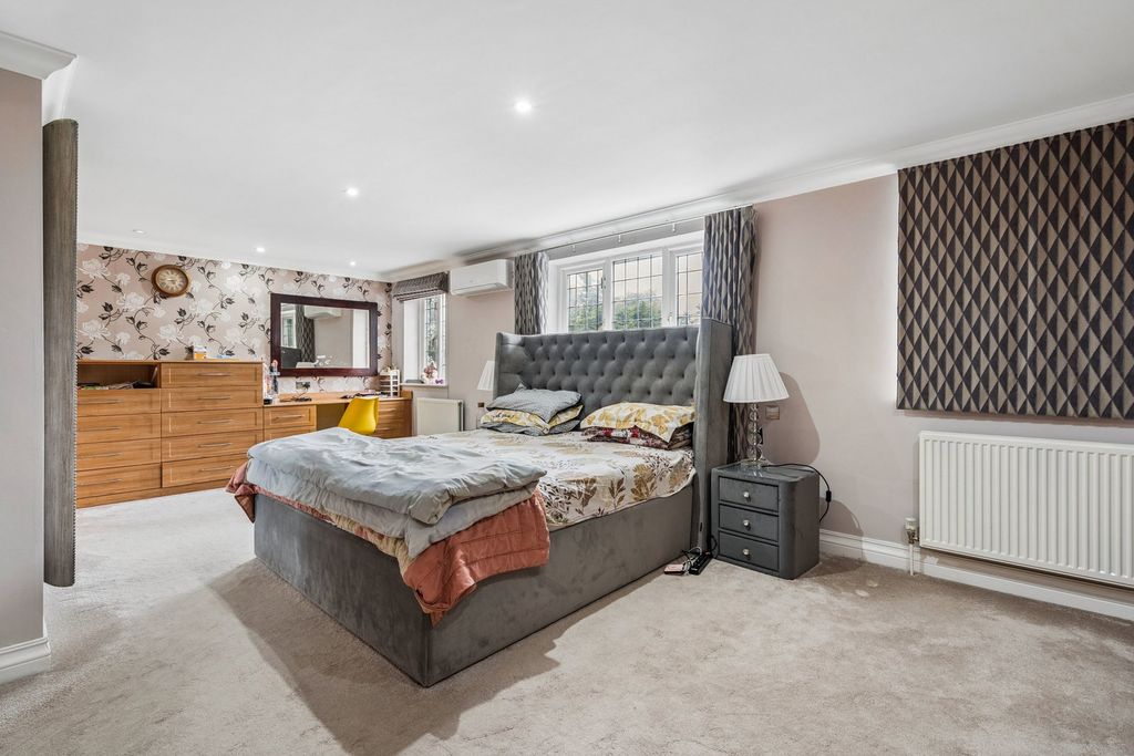 Additional image 12 of 5 bed detached house for saleHeathfield Road, Bushey WD23