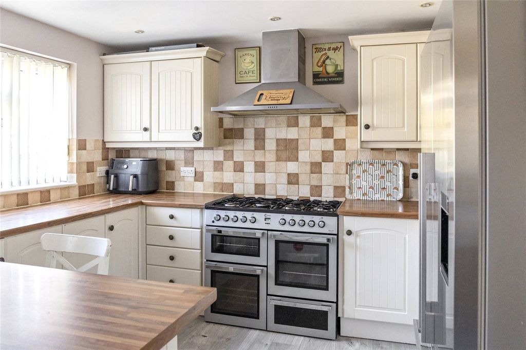 Additional image 17 of 6 bed detached house for saleValebridge Road, Burgess Hill, West Sussex RH15
