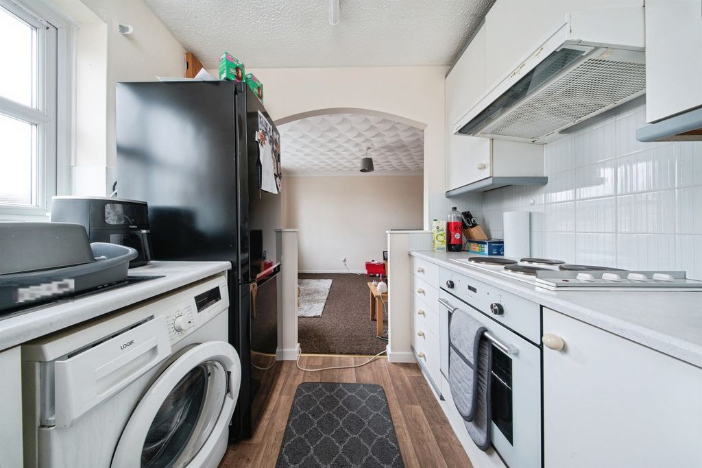Additional image 7 of 1 bed flat for saleCamargue Drive, March PE15