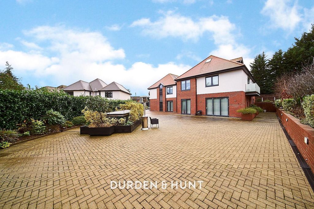 Additional image 27 of 2 bed flat for saleEden Avenue, Chigwell IG7