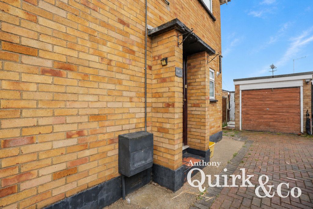 Additional image 9 of 2 bed flat for saleMornington Cresent, Canvey Island SS8