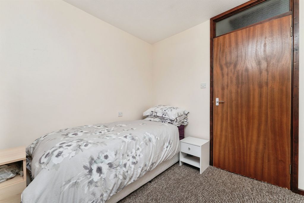 Additional image 10 of 2 bed flat for saleRobingoodfellows Lane, March PE15