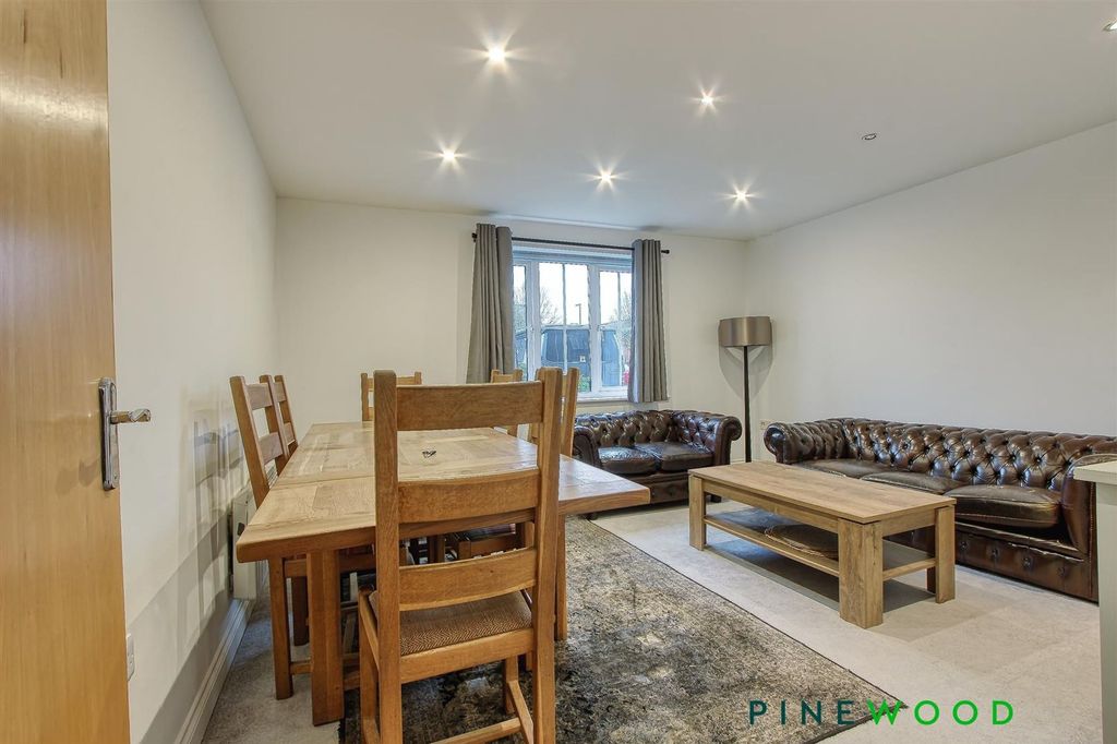 Additional image 3 of 1 bed flat for saleArchdale Close, Chesterfield S40