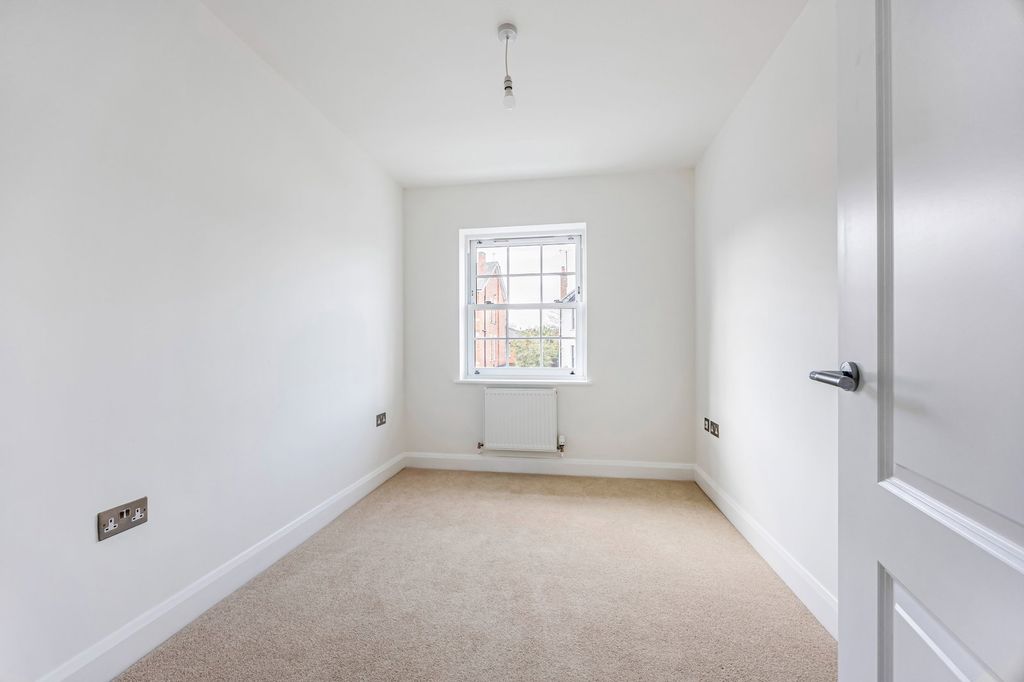 Additional image 14 of 3 bed semi-detached house for saleLondon Road, Cheltenham GL52