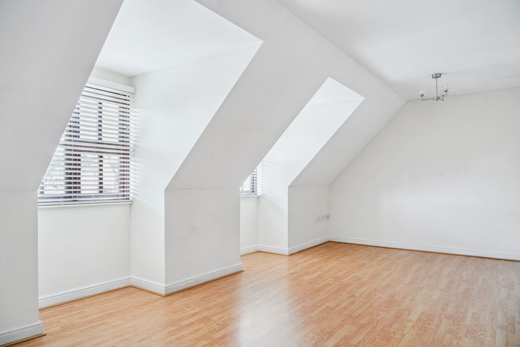 Additional image 7 of 2 bed flat for saleEast Street, Chesham HP5
