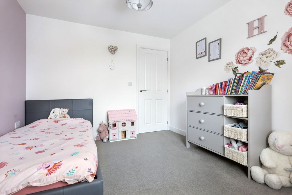 Additional image 27 of 4 bed detached house for sale71 Swinbrook Road, Carterton OX18