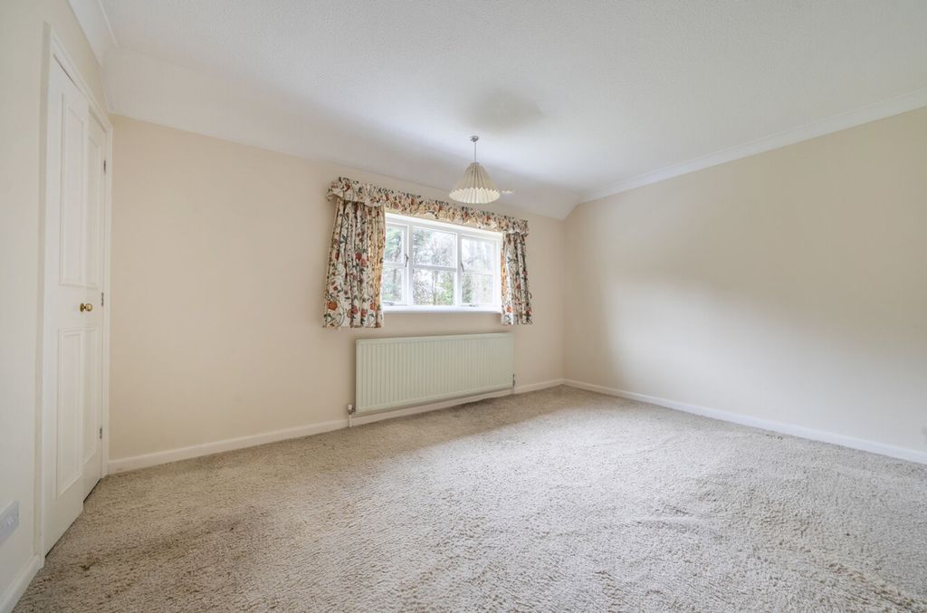 Additional image 14 of 4 bed detached house for saleSelham Close, Chichester PO19