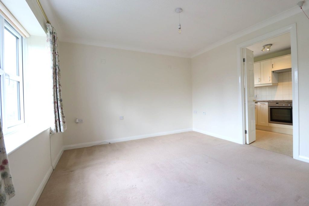 Additional image 2 of 1 bed flat for saleRiver Park, Marlborough SN8