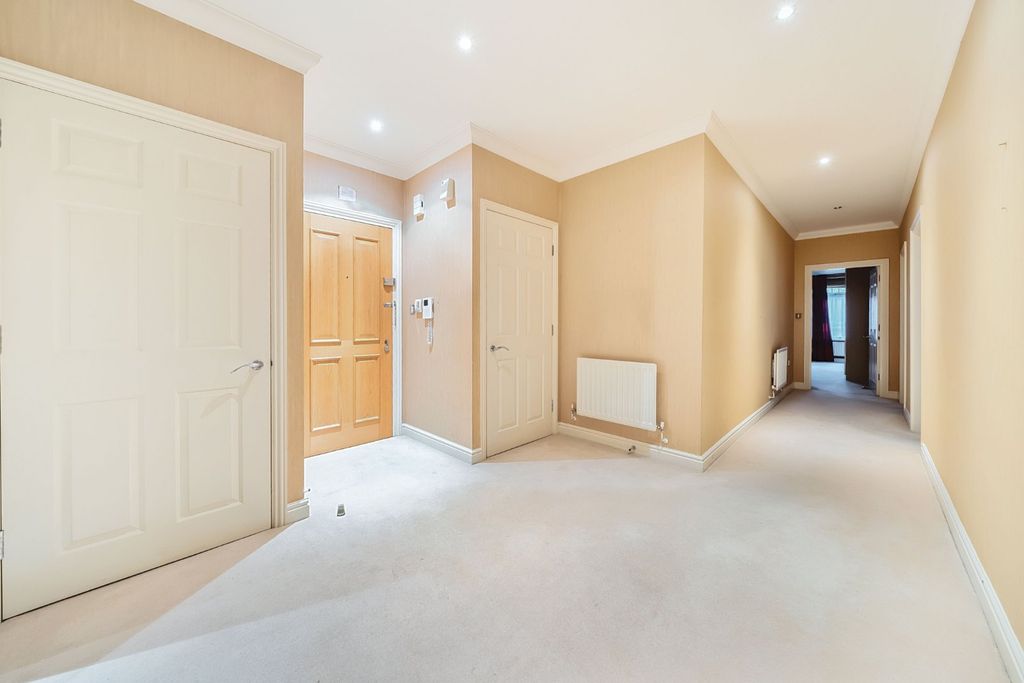 Additional image 5 of 2 bed flat for saleWorsley Grange, Kemnal Road, Chislehurst, Kent BR7
