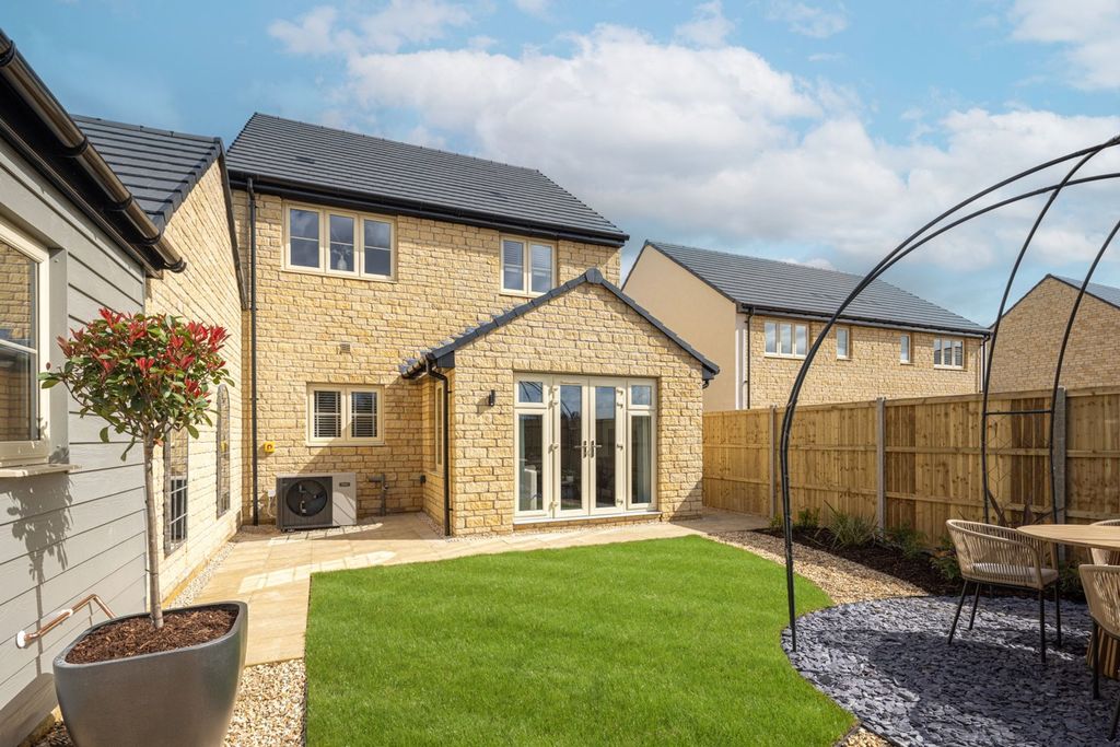 Additional image 2 of 3 bed detached house for saleBanbury Road, Chipping Norton OX7