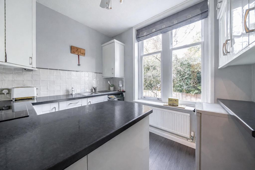 Additional image 5 of 3 bed flat for saleChurch Hill, Camberley GU15