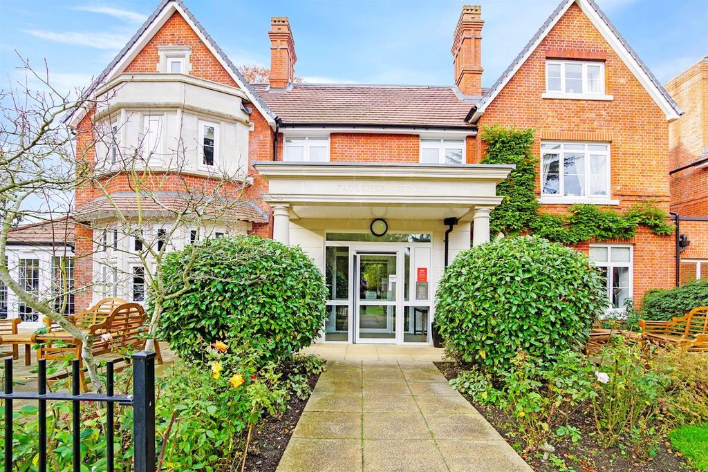 Additional image 17 of 2 bed flat for saleSt. Pauls Cray Road, Chislehurst BR7