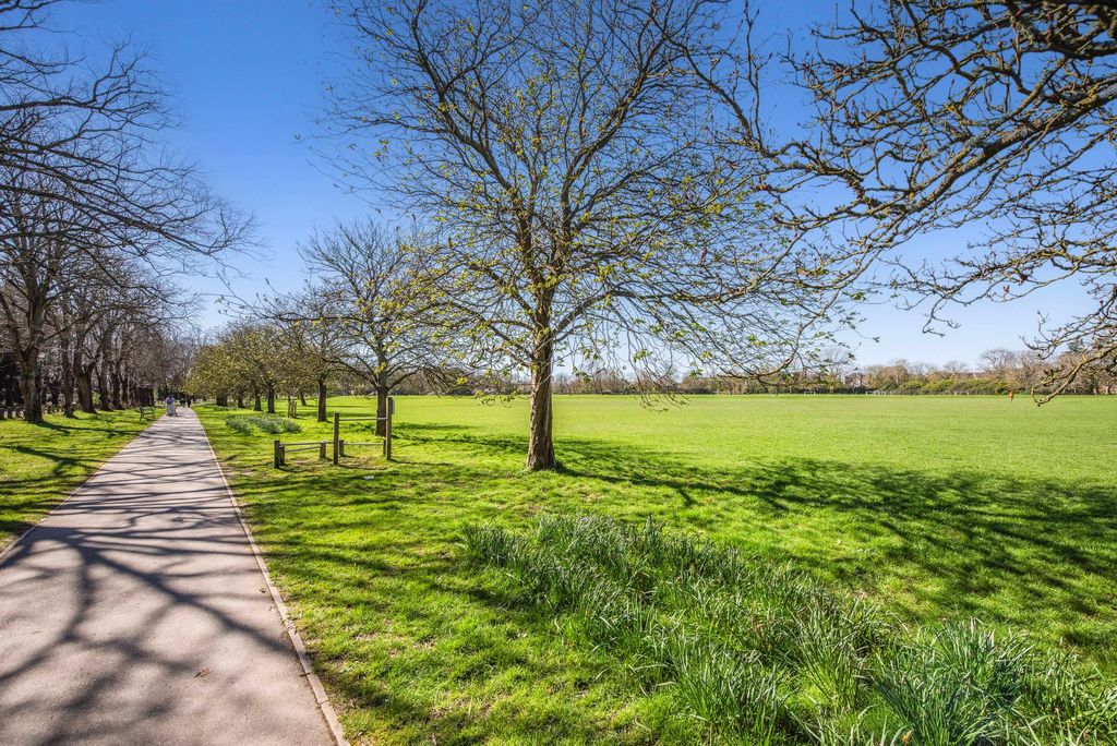 Additional image 17 of 2 bed flat for saleHomestead Road, Chichester PO19