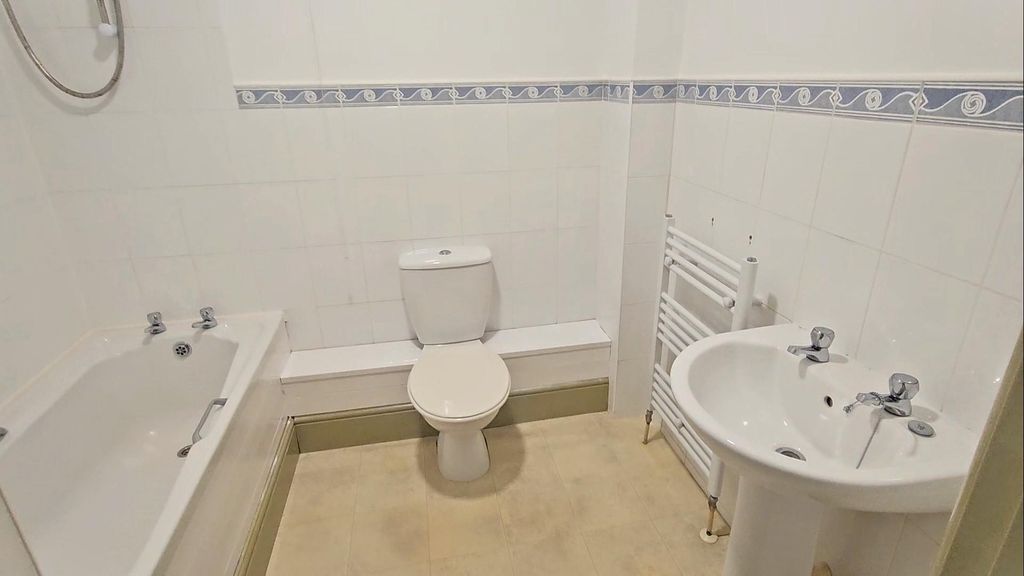 Additional image 9 of 1 bed flat for saleBannawell Street, Tavistock PL19