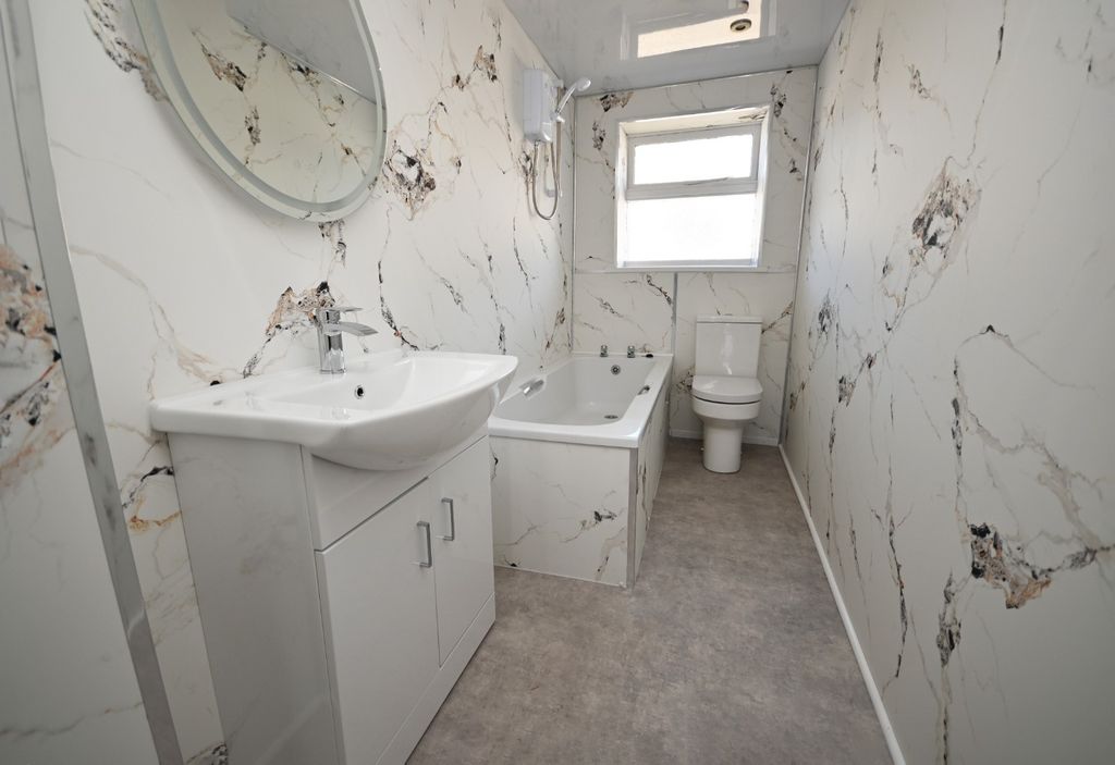 Additional image 12 of 2 bed flat for sale4A Church Street, Dunoon, Argyll And Bute PA23