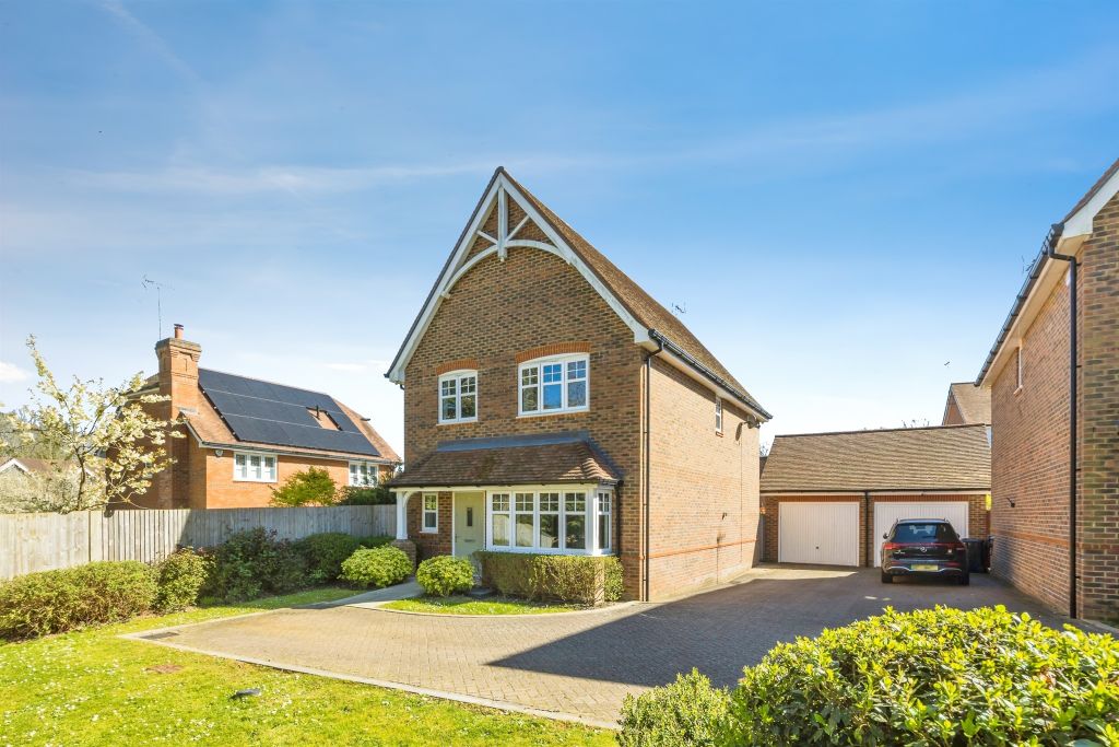 4 bed detached house for saleMill Rose Way, Burgess Hill RH15