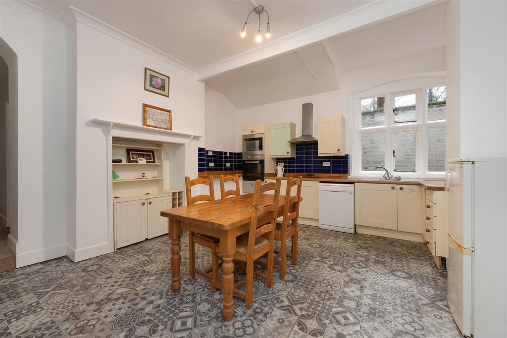 Additional image 4 of 3 bed flat for saleNew Dover Road, Canterbury CT1