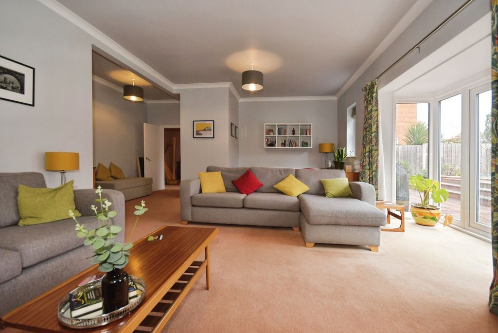 Additional image 7 of 5 bed detached house for saleCromwell Road, Chesterfield, Derbyshire S40