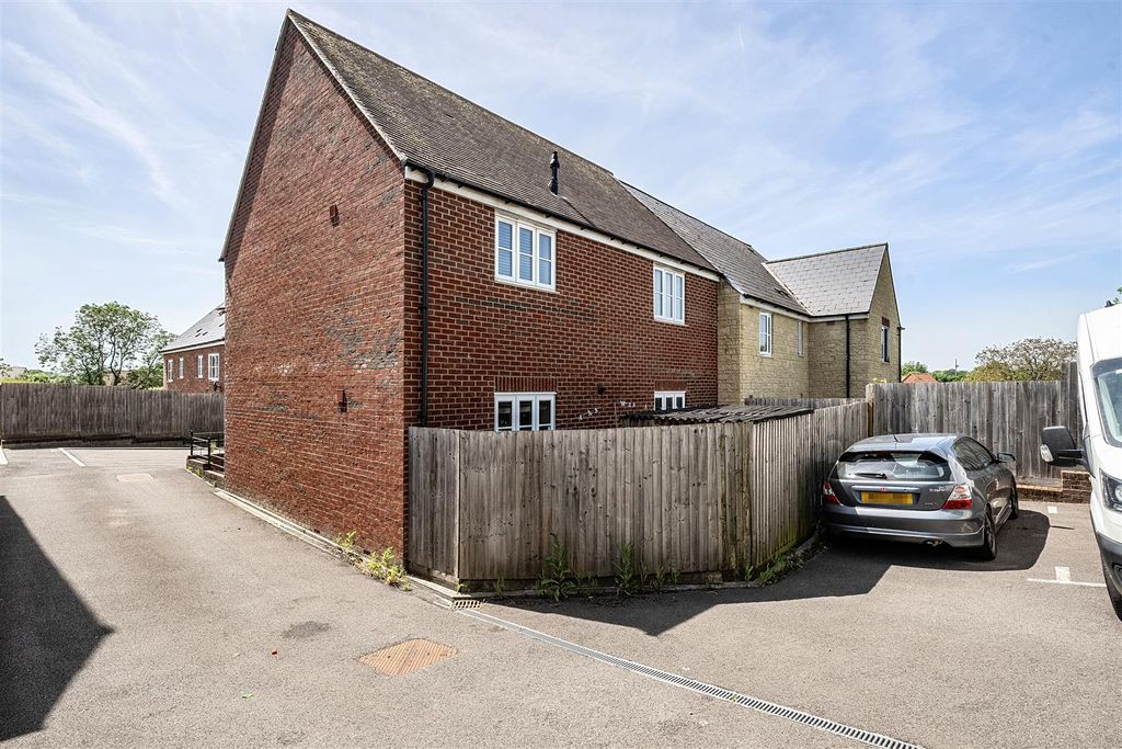 Additional image 19 of 1 bed flat for saleCochran Avenue, Chippenham SN15