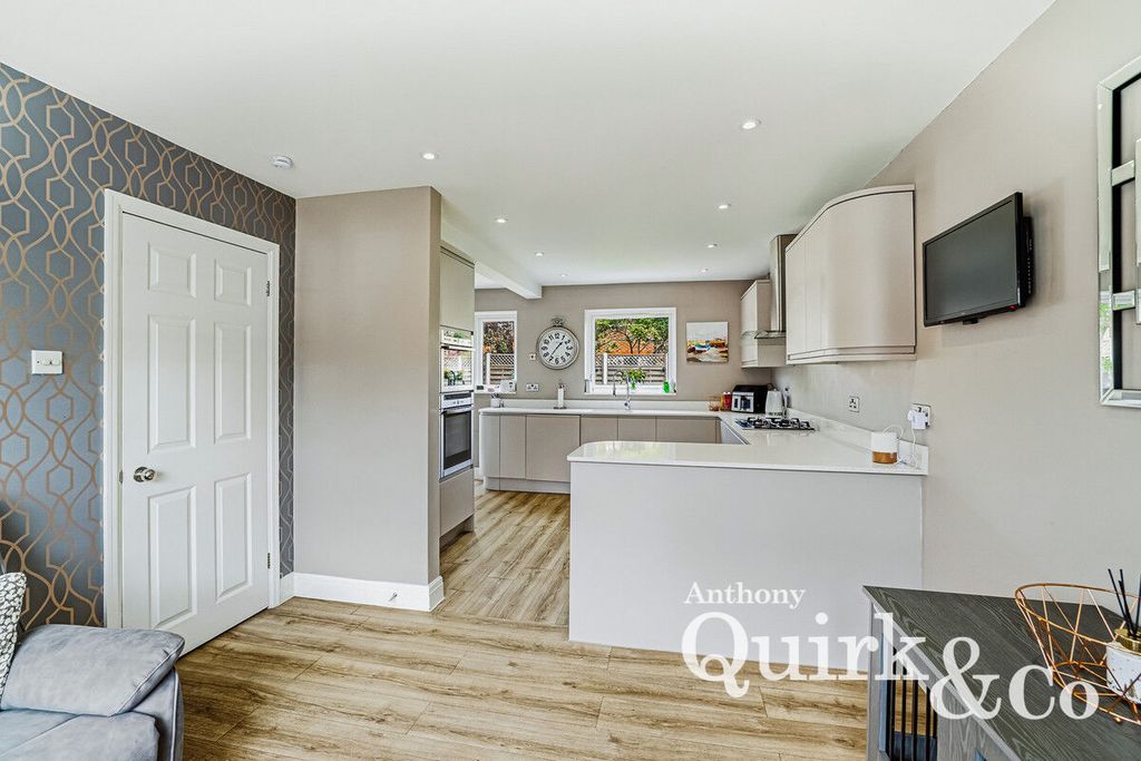 Additional image 8 of 4 bed detached house for saleSilver Point Marine, Canvey Island SS8