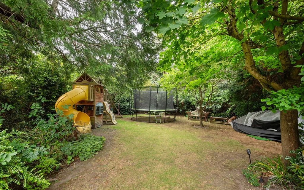 Additional image 22 of 5 bed detached house for saleHeathfield Road, Bushey WD23
