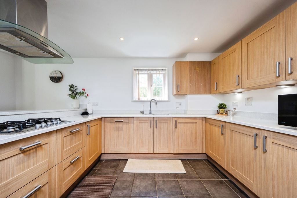 Additional image 7 of 5 bed detached house for saleTurnpin Close, Buckingham, Buckinghamshire MK18