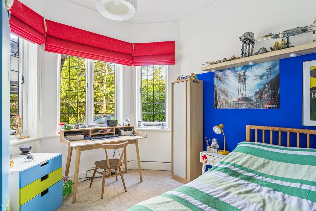 Additional image 16 of 2 bed flat for saleLycrome Road, Chesham, Buckinghamshire HP5