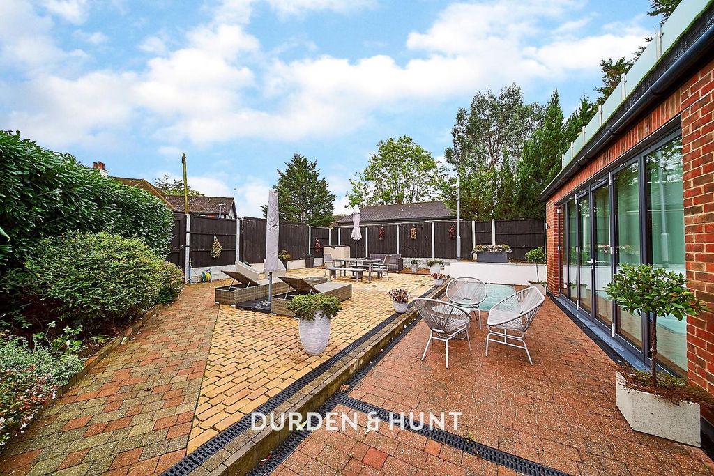 Additional image 30 of 2 bed flat for saleEden Avenue, Chigwell IG7