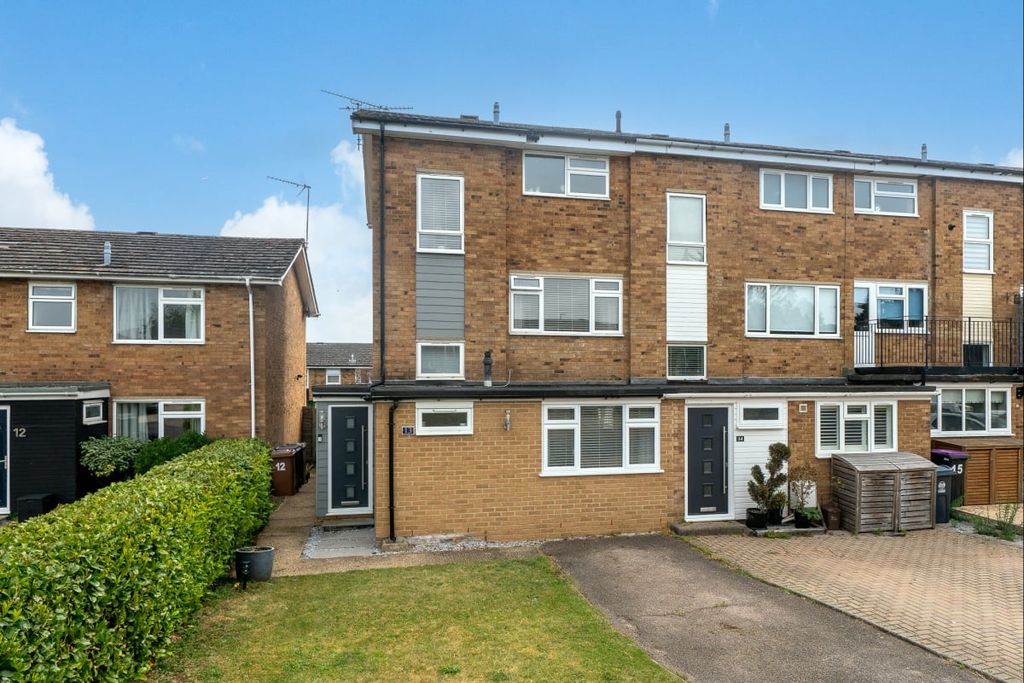4 bed end terrace house for saleVicarage Road, Buntingford SG9