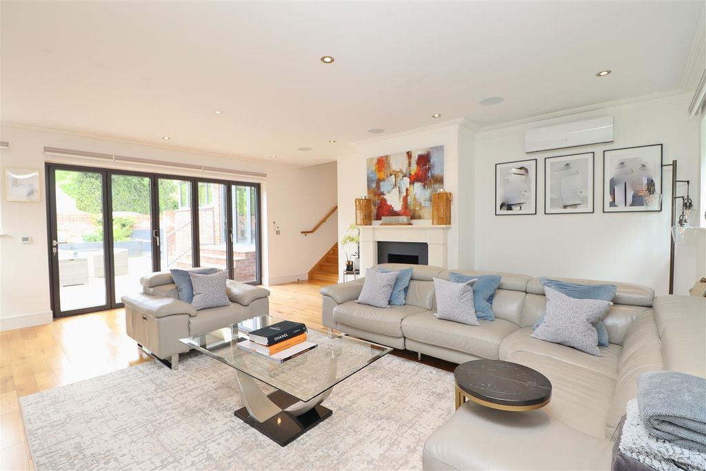 Additional image 3 of 4 bed detached house for saleSandy Lane, Bushey WD23