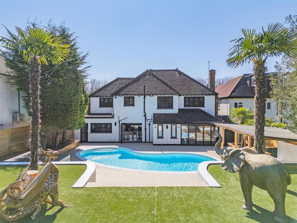 Additional image 29 of 4 bed detached house for saleCourtland Drive, Chigwell IG7