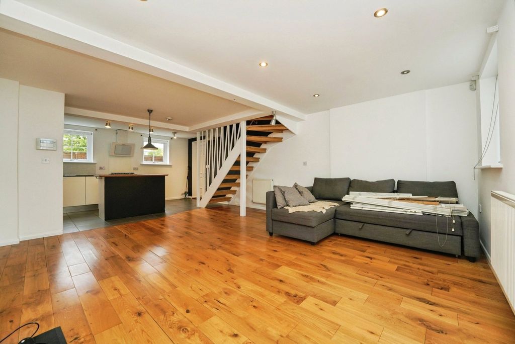 Additional image 6 of 2 bed flat for saleLower Leys, Evesham, Worcestershire WR11
