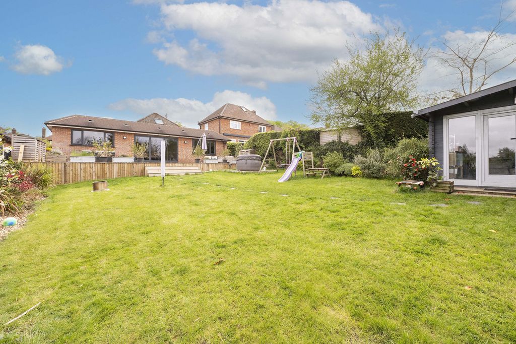 Additional image 25 of 4 bed detached house for saleChestnut Avenue, Chesham HP5