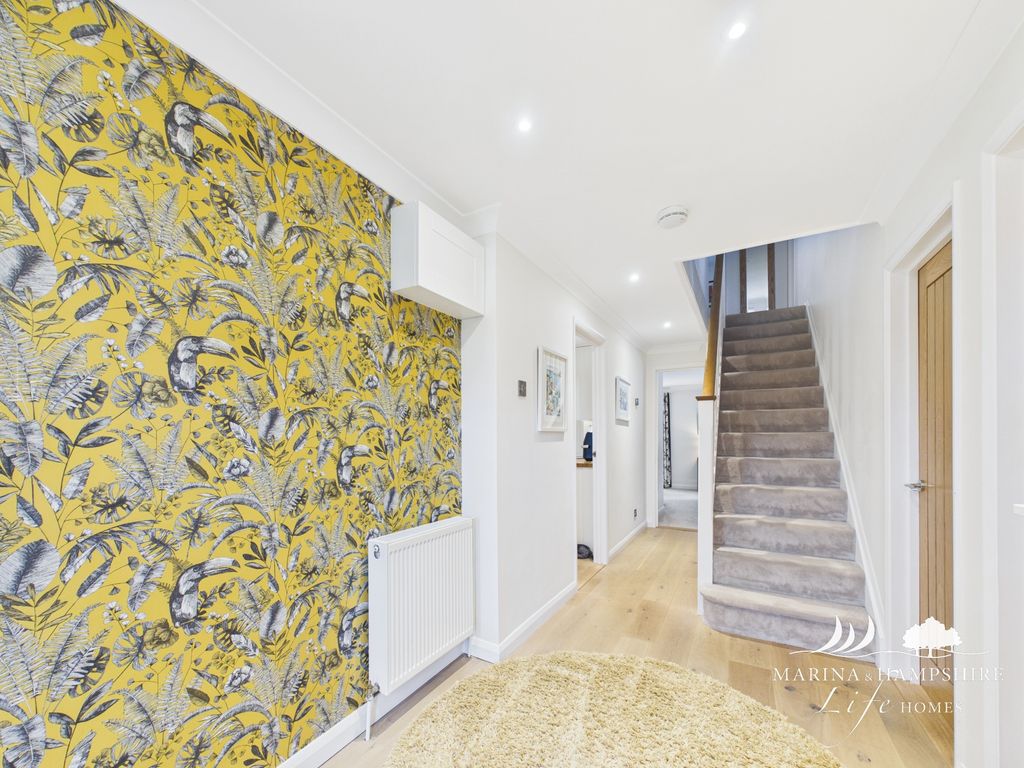Additional image 7 of 4 bed detached house for saleDunstan Close, Chichester PO19
