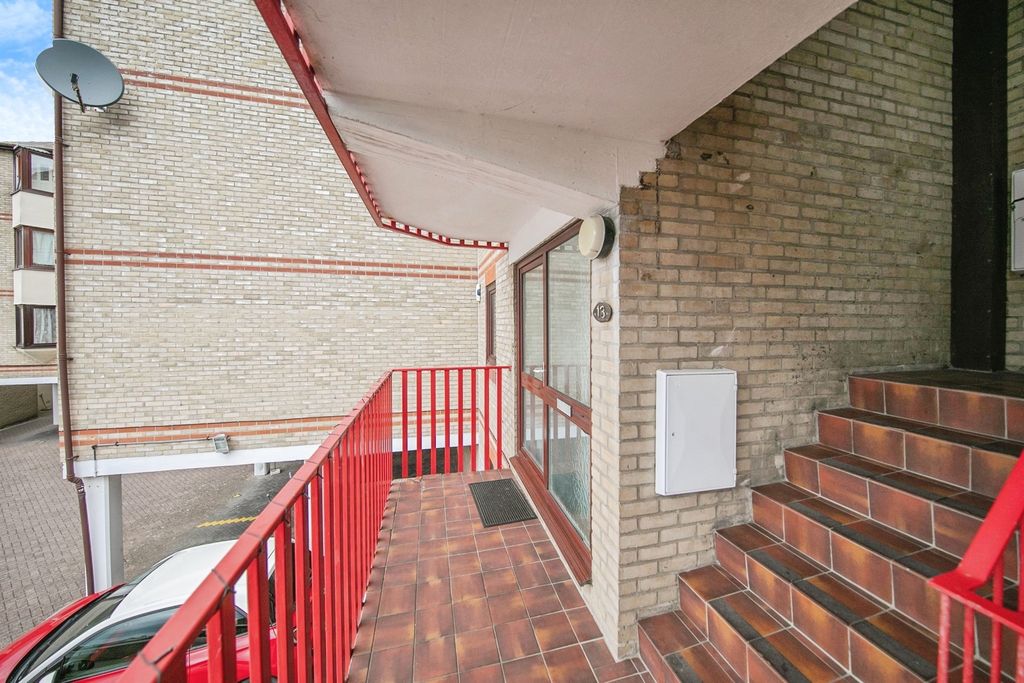 Additional image 10 of 2 bed flat for saleRosemary Road, Clacton-On-Sea CO15