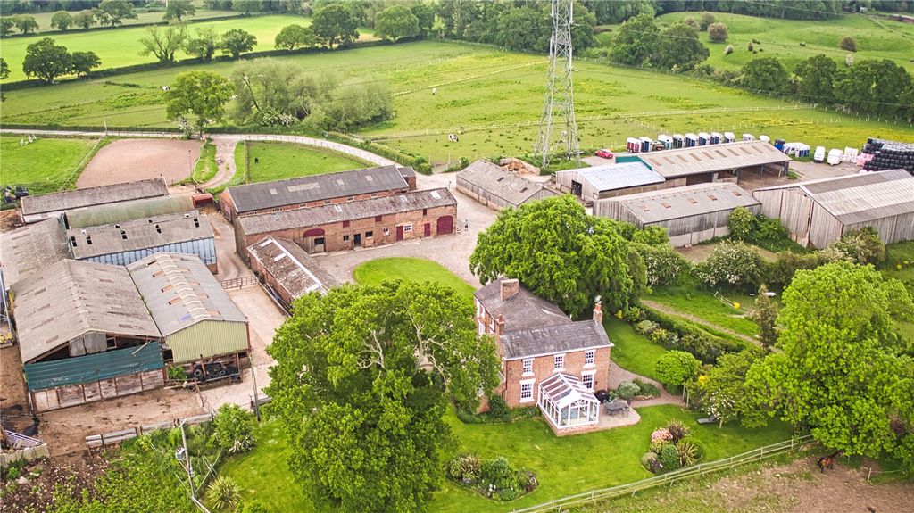 Additional image 15 of 7 bed equestrian for saleBackford, Chester CH2