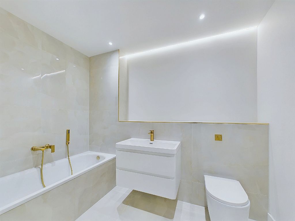 Additional image 6 of 2 bed flat for saleSilver Leaves, Southill Road, Chislehurst, Kent BR7
