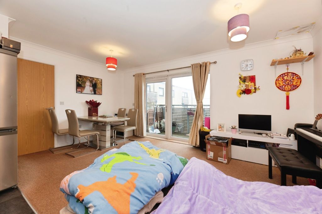 Additional image 9 of 2 bed flat for saleFerndale Crescent, Surrey SM5
