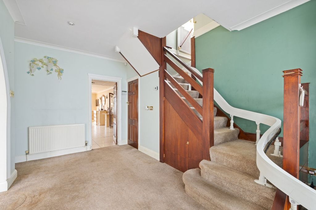 Additional image 25 of 6 bed semi-detached house for saleSalisbury Road, Carshalton SM5