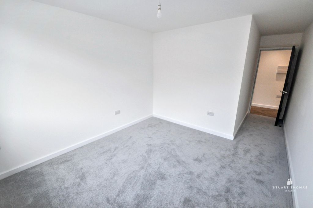 Additional image 6 of 1 bed flat for saleLondon Road, Hadleigh, Benfleet SS7