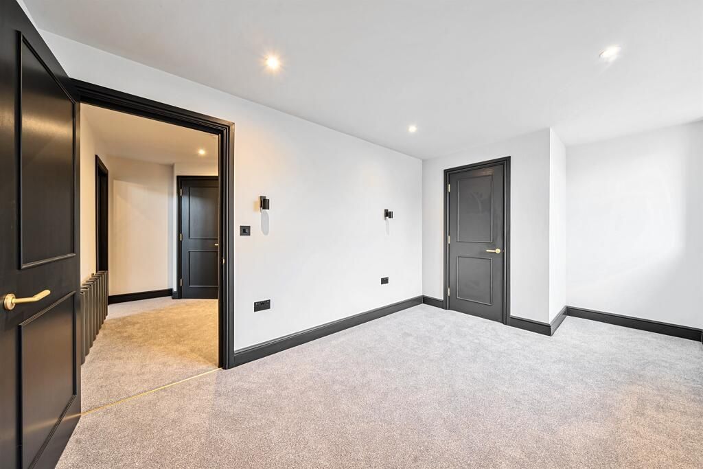 Additional image 7 of 2 bed penthouse for saleGladstone Road, Chippenham SN15