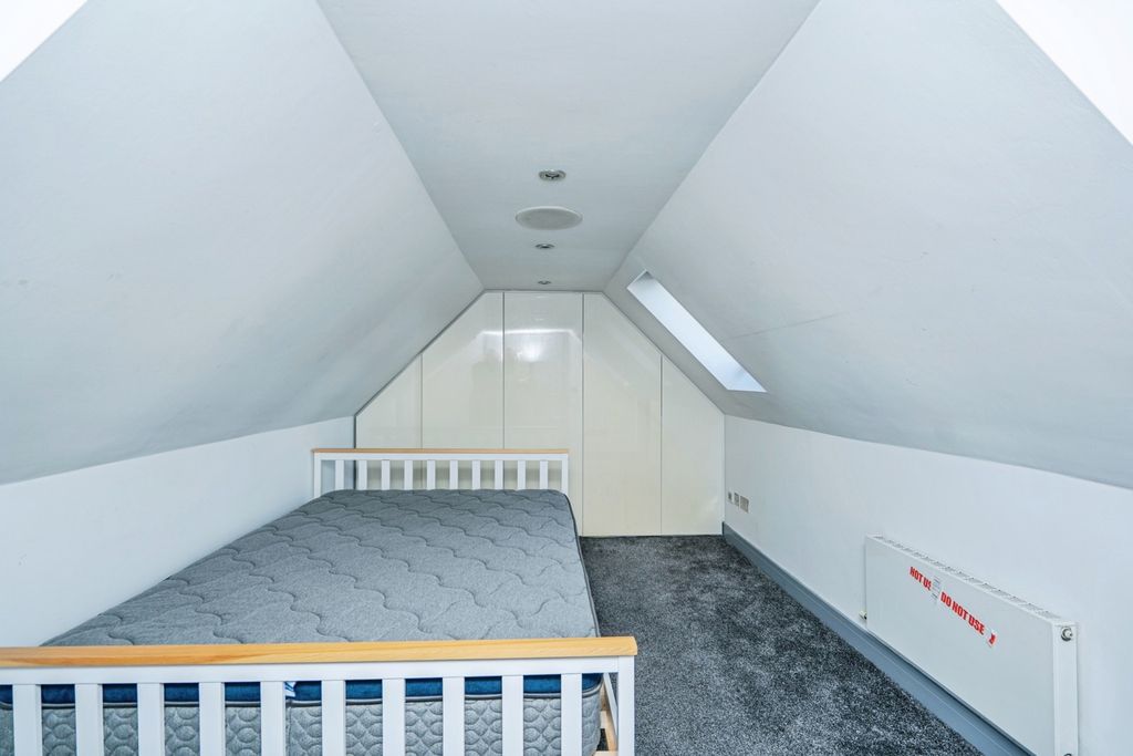 Additional image 19 of 3 bed flat for saleLondon Street, Chertsey, Surrey KT16