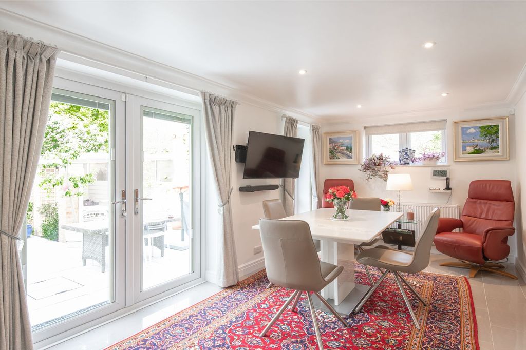 Additional image 6 of 5 bed detached house for saleRobin Hill Drive, Camberley GU15