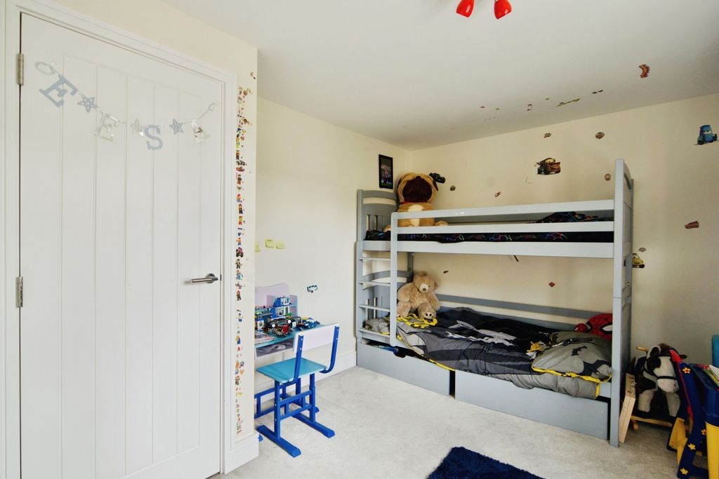 Additional image 13 of 4 bed end terrace house for saleAlderwood Terrace, Chigwell IG7