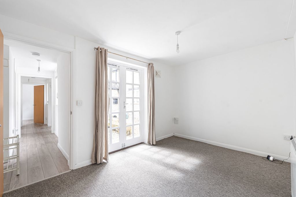 Additional image 4 of 1 bed flat for saleGloucester Street, Cirencester, Gloucestershire GL7