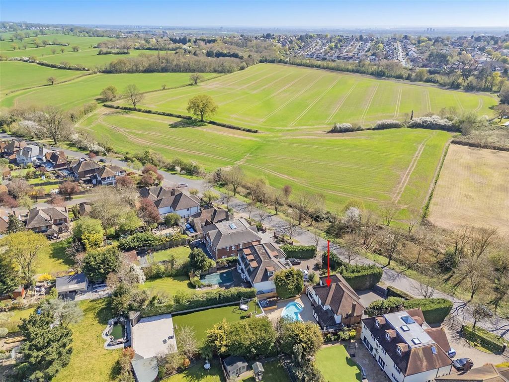 Additional image 39 of 4 bed detached house for saleCourtland Drive, Chigwell IG7