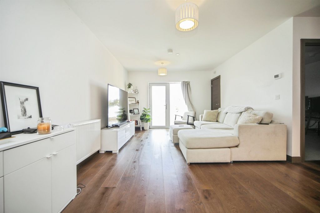 Additional image 4 of 2 bed flat for saleStation Hill, Bury St. Edmunds IP32